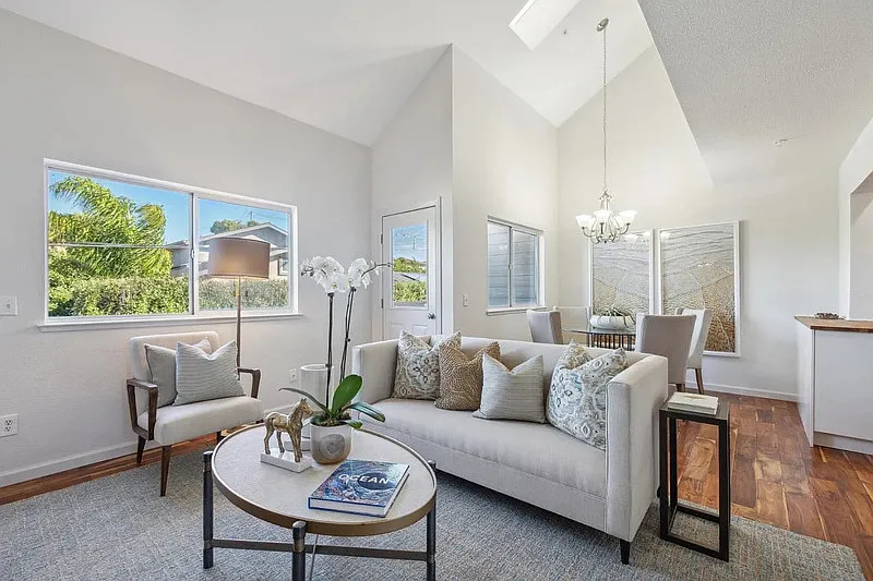 2 bed, 2.0 bath, 970 sqft, $4,000 — Photo 3