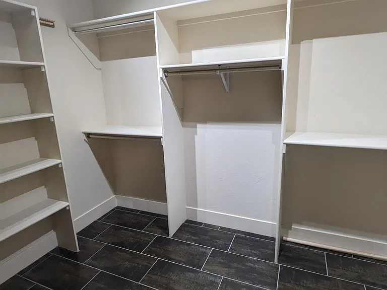 530 Evans Ct — Photo 11