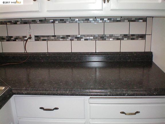 5th image of 66 Linscheid Dr