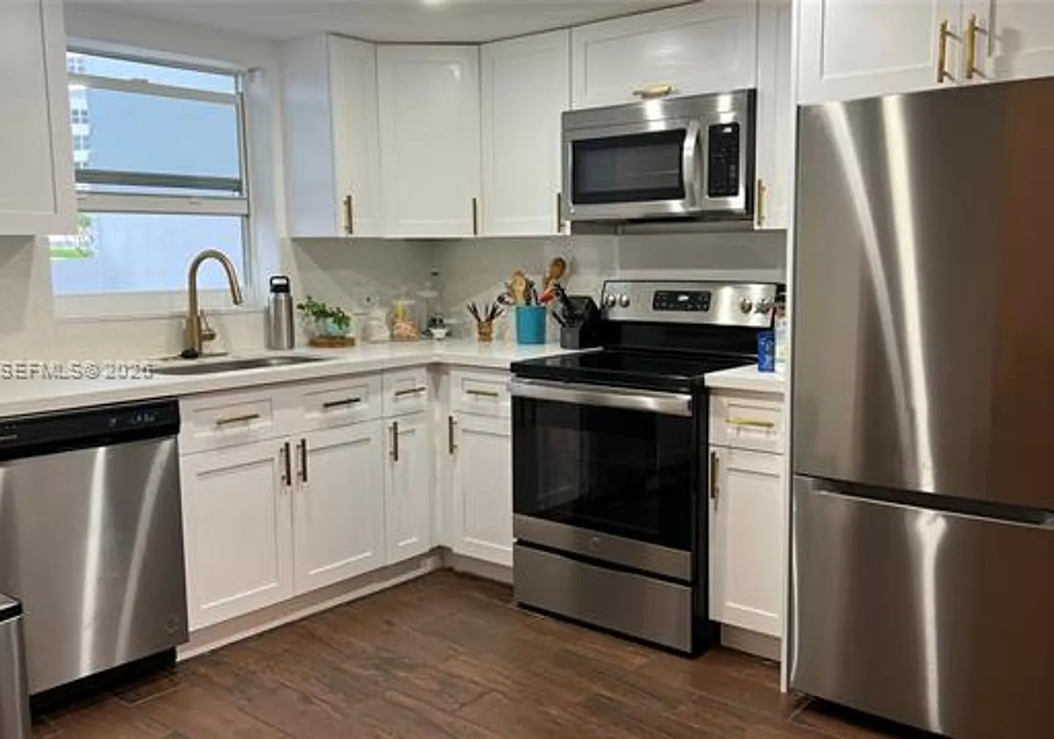 2061 NE 123rd St th 2061, North Miami, FL 33181 — Photo 1