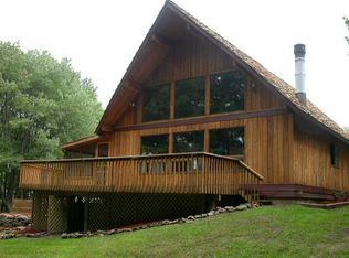 1983 Lakeview Dr E, Lake Ariel, PA 18436