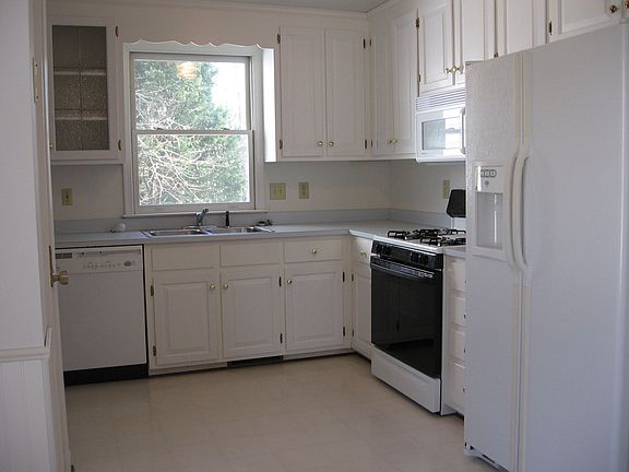 Bright, eat-in kitchen!! All appliances, including gas range, stay!!