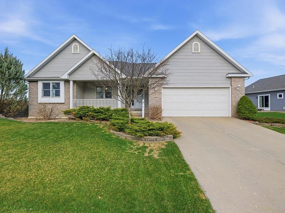 1st image of 1609 Oakridge Way