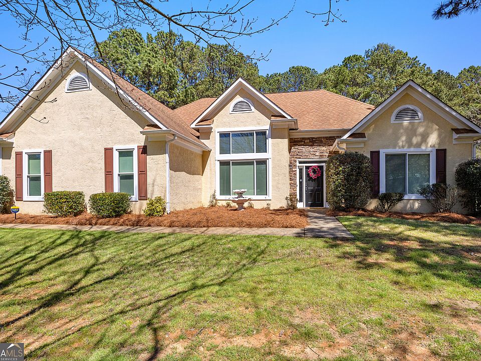 1st image of 299 Woodlake Dr