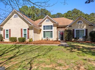 299 Woodlake Dr, Newnan, GA 30265