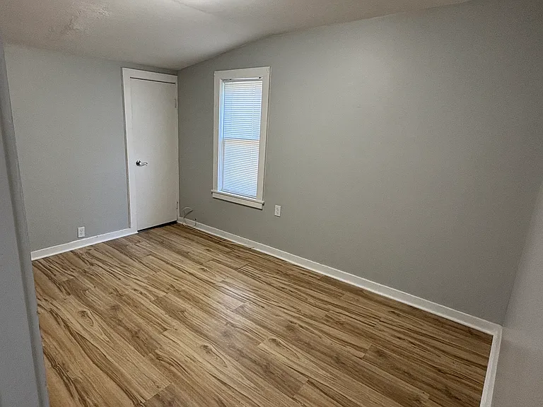 140 Elm St — Photo 4