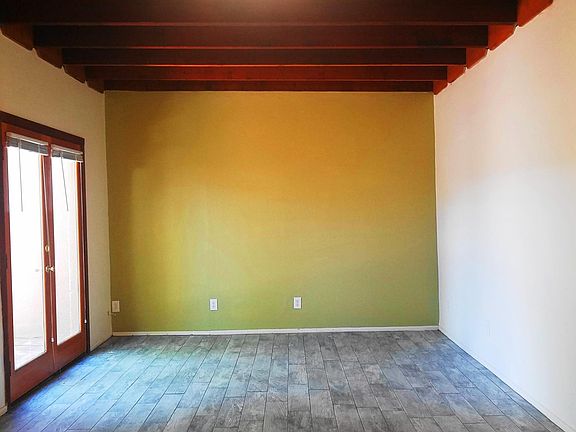 4th image of 3078 N Palo Verde Ave