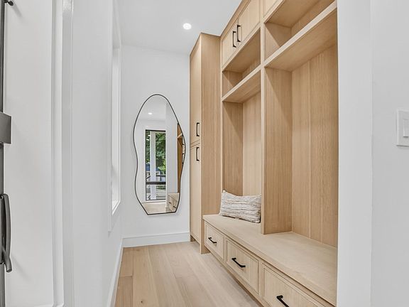 3rd image of 24 Newell St
