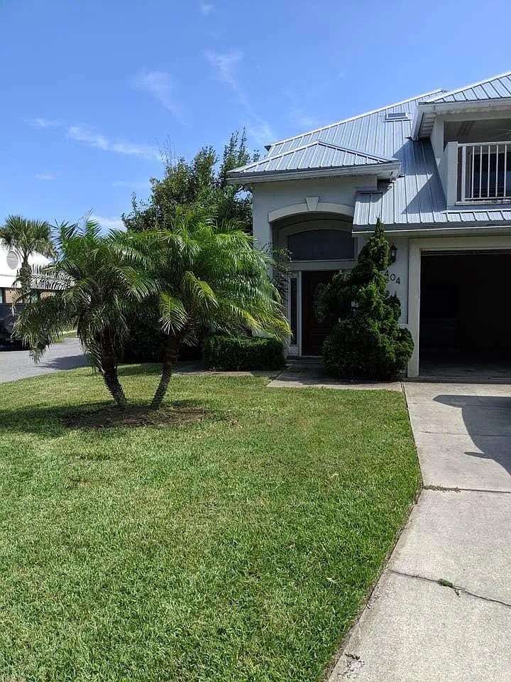 3 bed, 2.5 bath, 1700 sqft, $3,995 — Photo 2