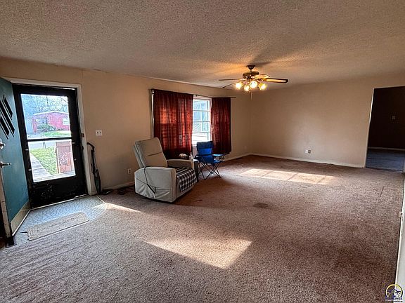 4th image of 914 Grand St