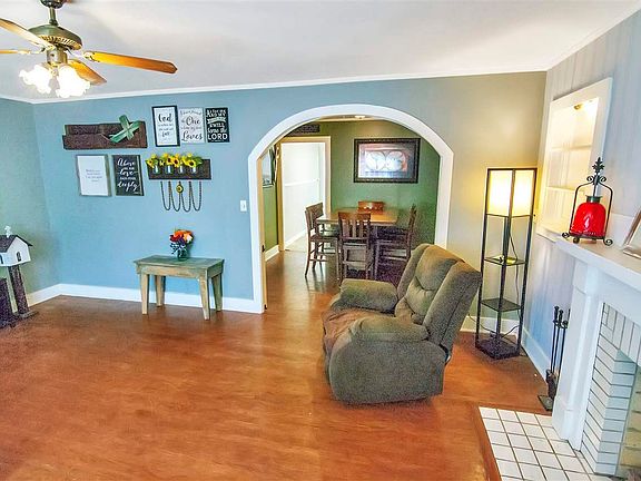 4th image of 209 Marian Dr