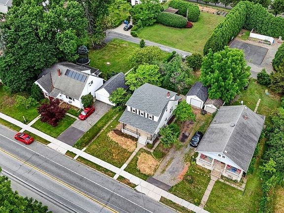 2nd image of 725 Belvidere Rd