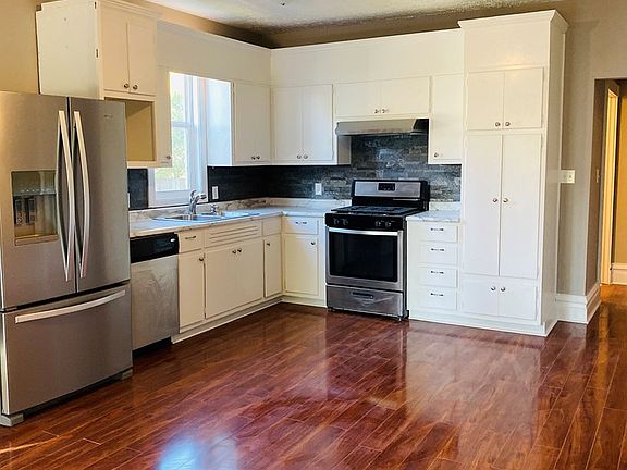 2nd image of 805 Clay St