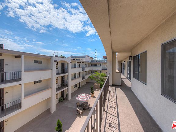 5th image of 12801 Moorpark St Unit 311