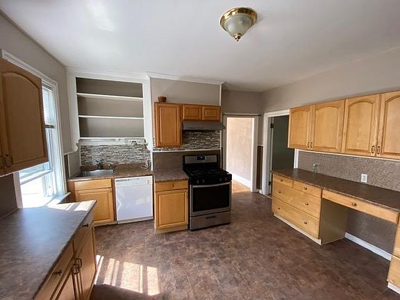 5th image of 188 S Clarendon St Floor 2