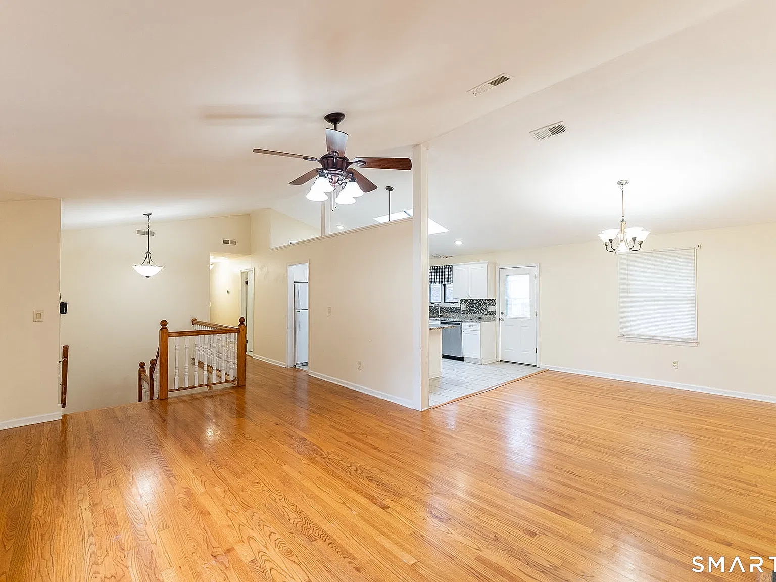 3 bed, 2.5 bath, 1444 sqft, $3,600 — Photo 4