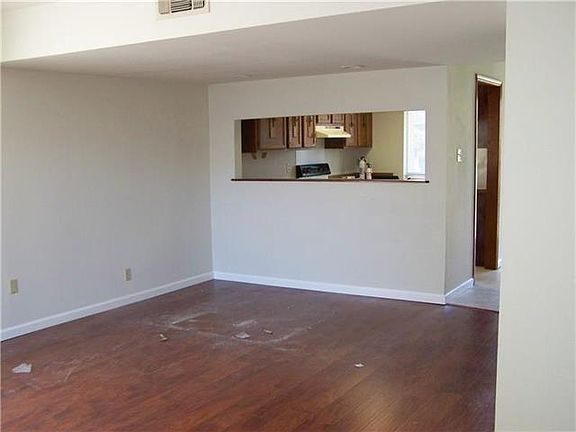 2nd image of 843 Asheville Dr