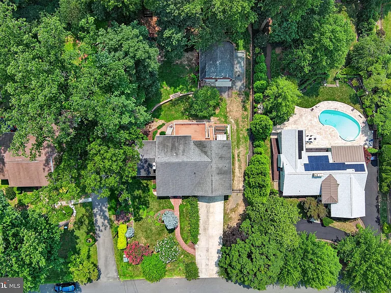 6443 Walters Woods Dr — Photo 95