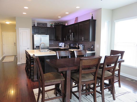 5th image of 212 Balsam Dr