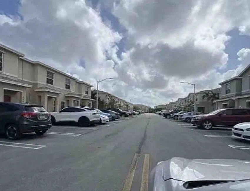 2nd image of 462 NE 4th Ave