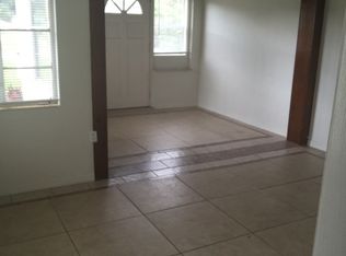 111 N Dixie Dr, Howey In The Hills, FL 34737