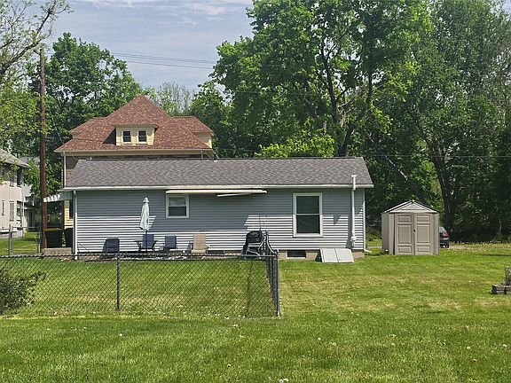 5th image of 8 Wayne Ave