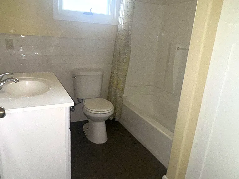 106 N Milpas St — Photo 8