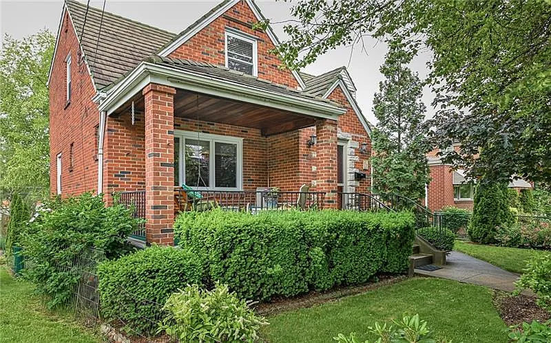 1652 Morningside Ave photo 1