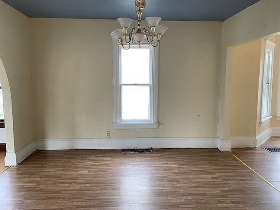 3rd image of 610 Darcy Ave