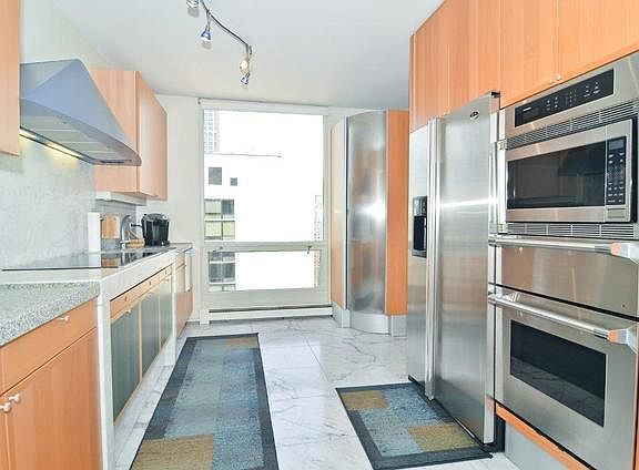 4th image of 100 E Bellevue Pl APT 26E