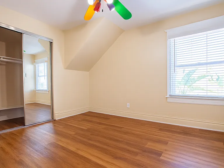 3109 S Catalina St — Photo 8