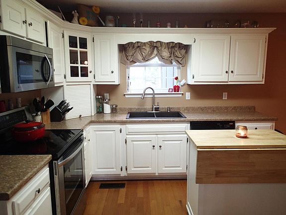 3rd image of 1308 Autumn Terrace Ln