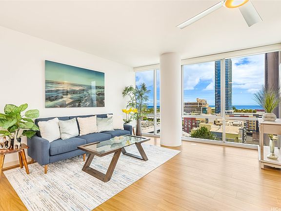 4th image of 555 South St #1205