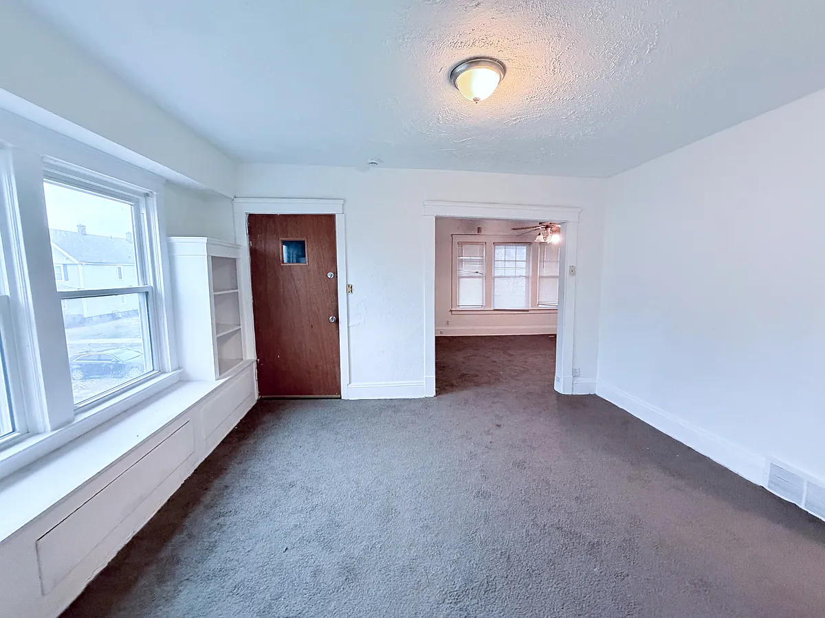 Building Photo - 905 E 139th St #2