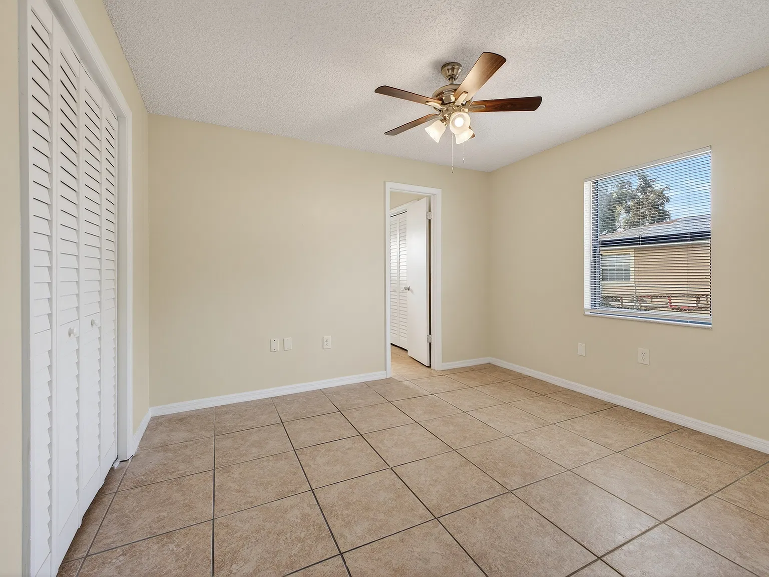 2 bed, 922 sqft, $1,650 — Photo 4
