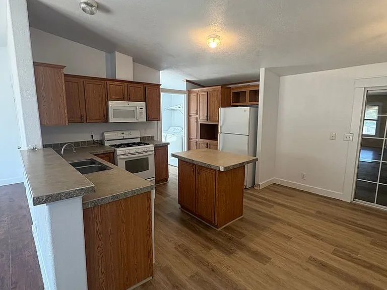 24086 Road K.8 — Photo 3