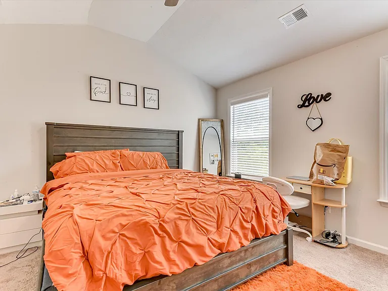 1055 Linsmore Ave — Photo 23