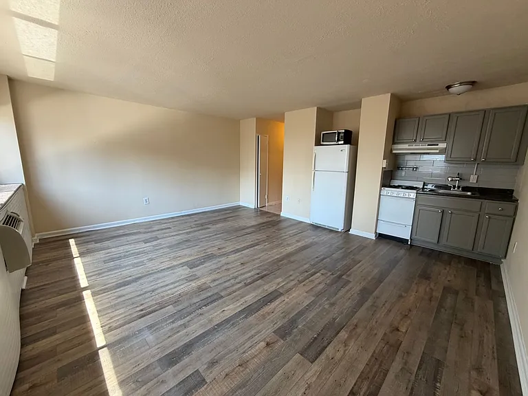 2101-17 Chestnut St #814 — Photo 5