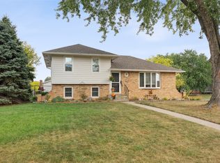 4421 77th St, Urbandale, IA 50322