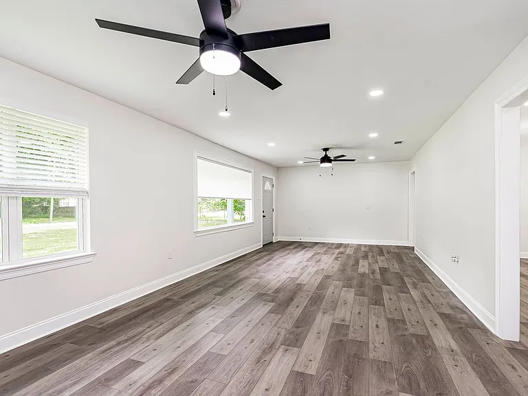 5255 Breckenridge Ave — Photo 3