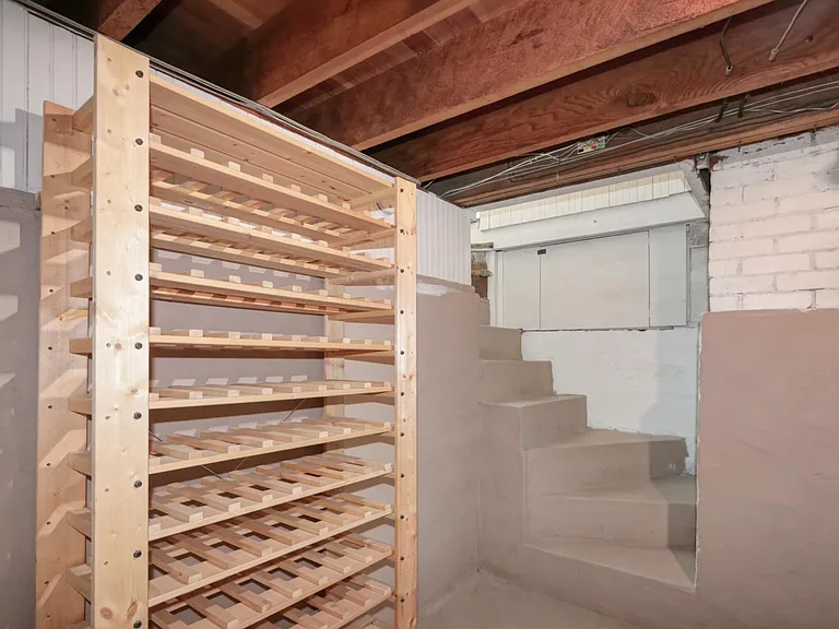 450 Coloma Way — Photo 25