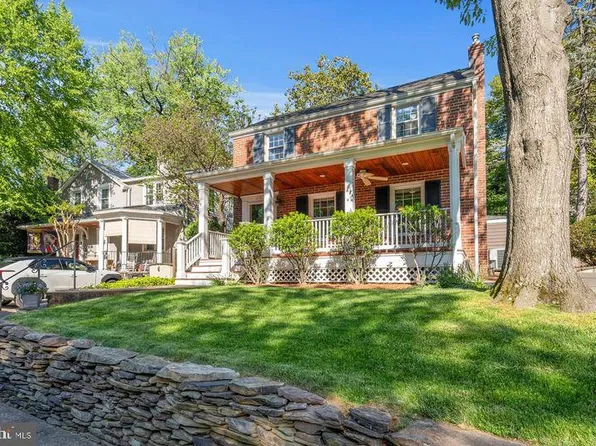 1215 N Livingston St, Arlington, VA 22205