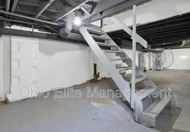 793 E Starr Ave — Photo 32