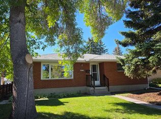 4215 NE Villa Cres NW, Calgary, AB T2L 2K2