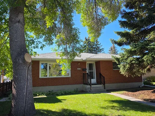 4215 NE Villa Cres NW, Calgary, AB T2L 2K2