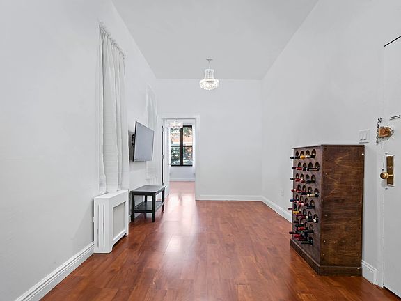 2nd image of 228 E 13th St APT 5