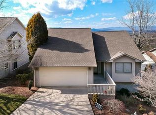 66 Park Ave, Asheville, NC 28803