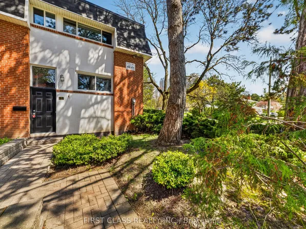 96 George Henry Blvd #38, Toronto, ON M2J 1E7