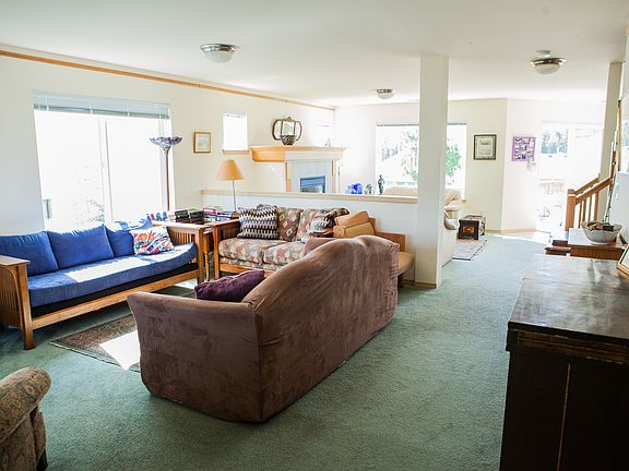 4th image of 443 NW Mandal Way
