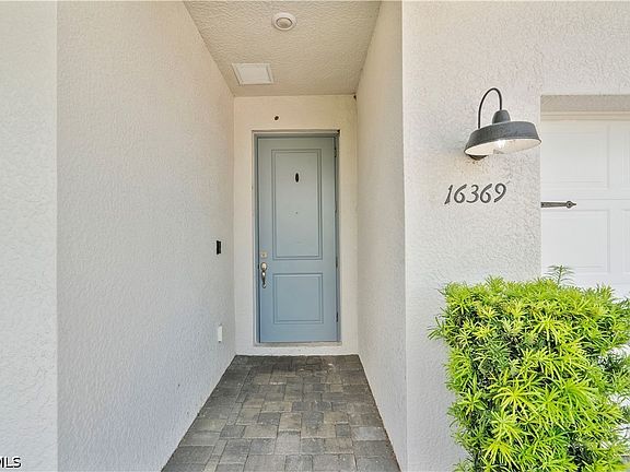 3rd image of 16369 Palmetto St